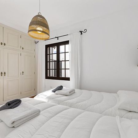 Villa 4 - Vipvipvillas Тиас Экстерьер фото