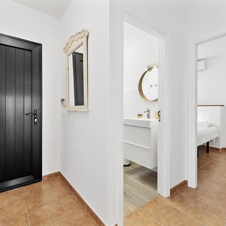 Villa 4 - Vipvipvillas Тиас Экстерьер фото