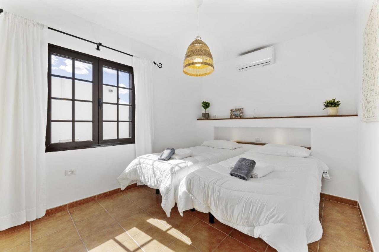 Villa 4 - Vipvipvillas Тиас Экстерьер фото
