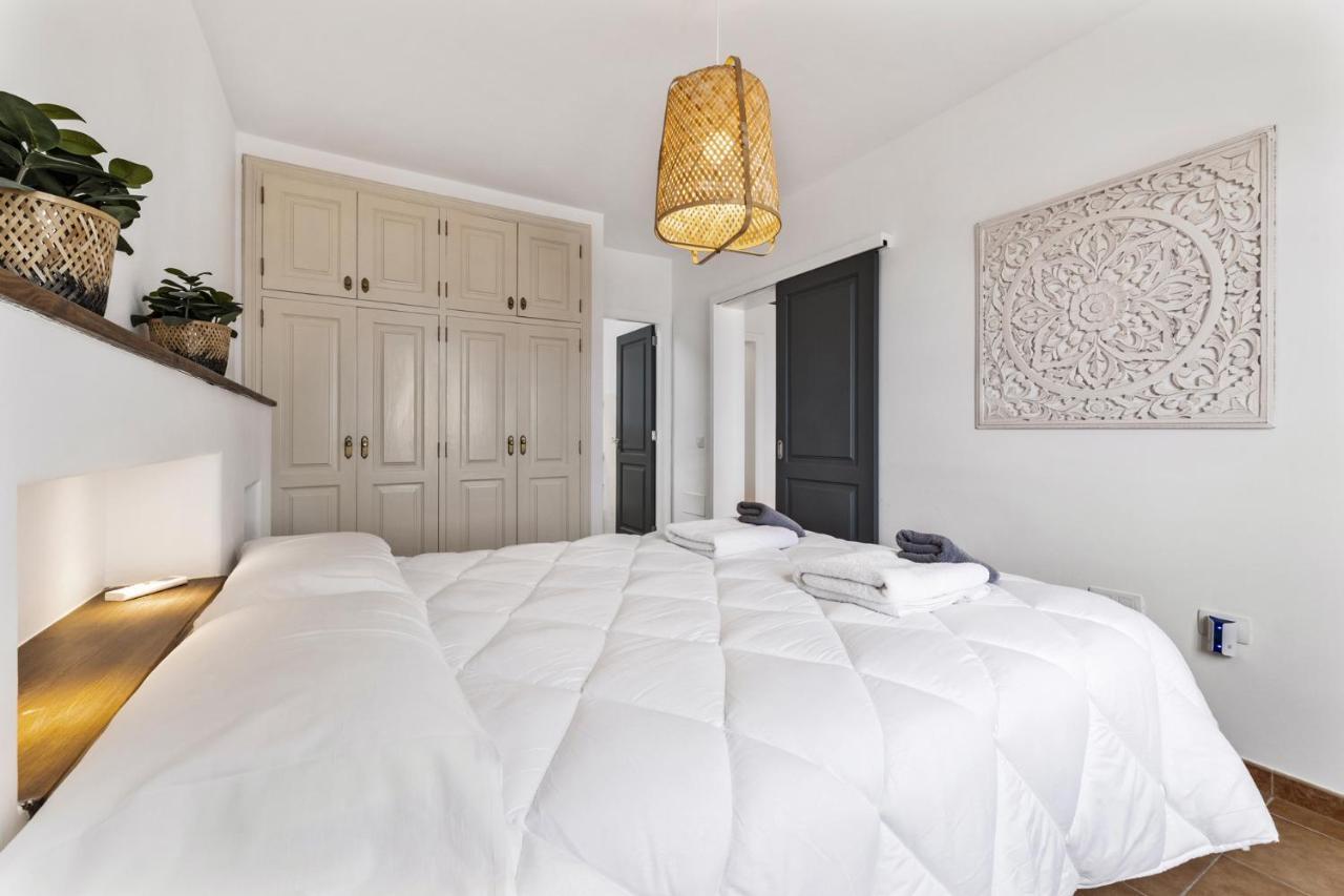 Villa 4 - Vipvipvillas Тиас Экстерьер фото