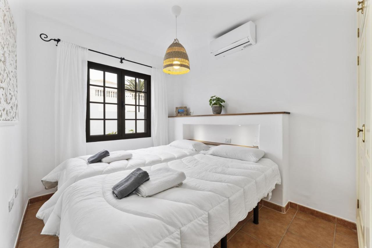 Villa 4 - Vipvipvillas Тиас Экстерьер фото