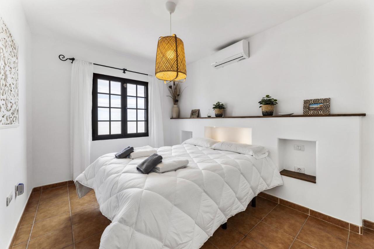 Villa 4 - Vipvipvillas Тиас Экстерьер фото