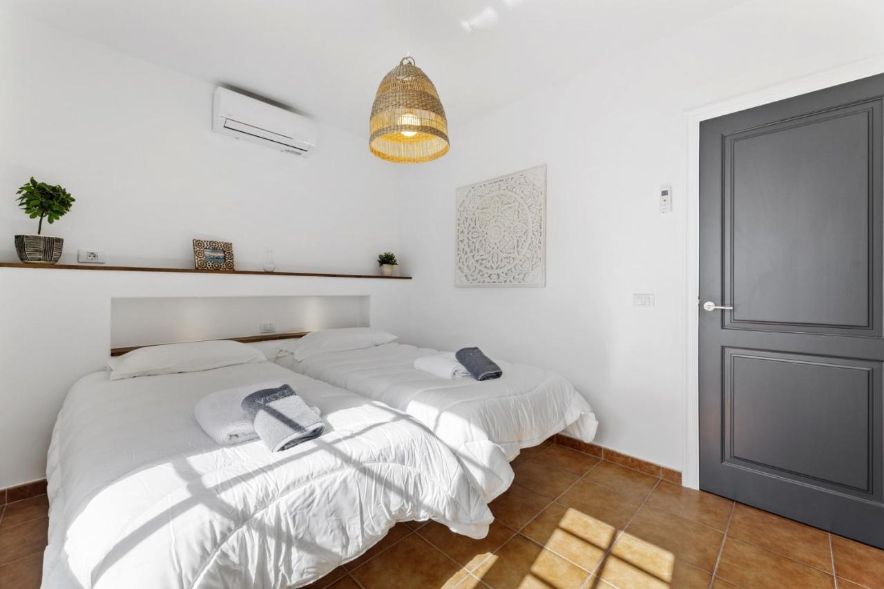 Villa 4 - Vipvipvillas Тиас Экстерьер фото